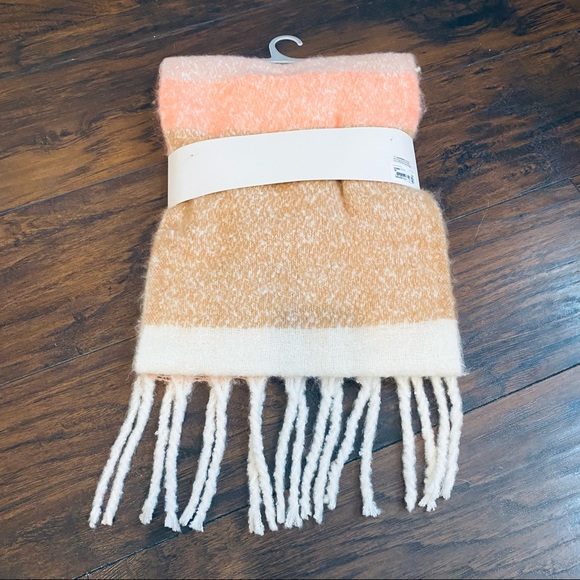 NEW C & C California Hat Beanie & Fringe Scarf Set Pink - Picture 4 of 4